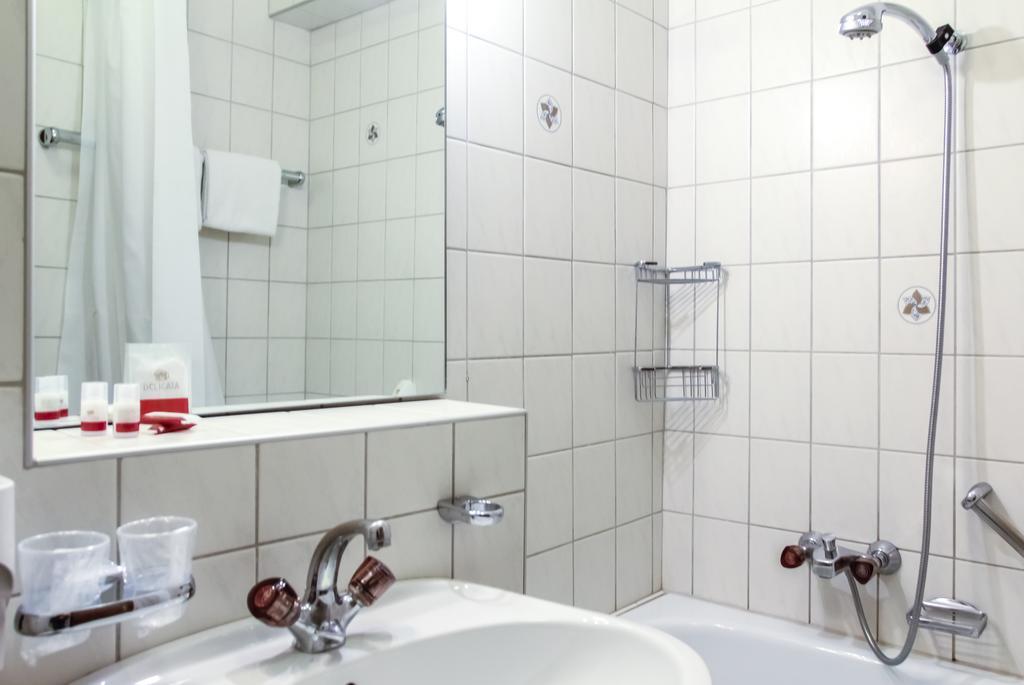 Hotel Tyrol-Alpenhof Зеефелд в Тирол Екстериор снимка