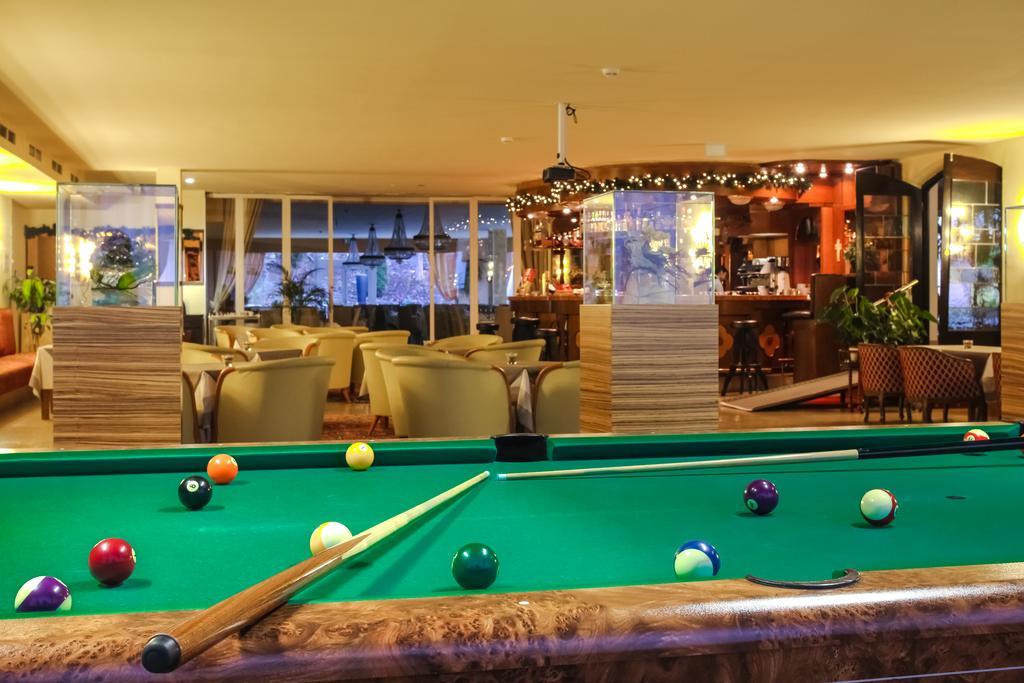 Hotel Tyrol-Alpenhof Зеефелд в Тирол Екстериор снимка